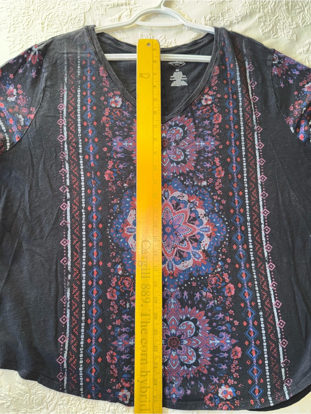 St. John's Bay Black V-Neck Top with Pink & Blue Medallion Print Plus Size 3X - Picture 5 of 5